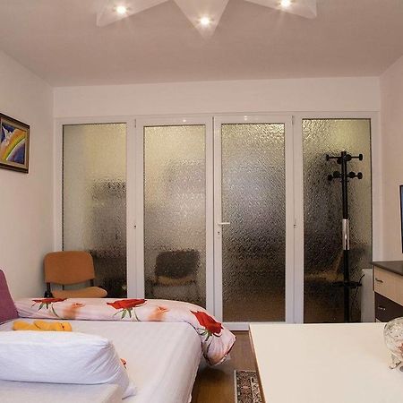 Belle Studio Apartment กาลาจิ ภายนอก รูปภาพ
